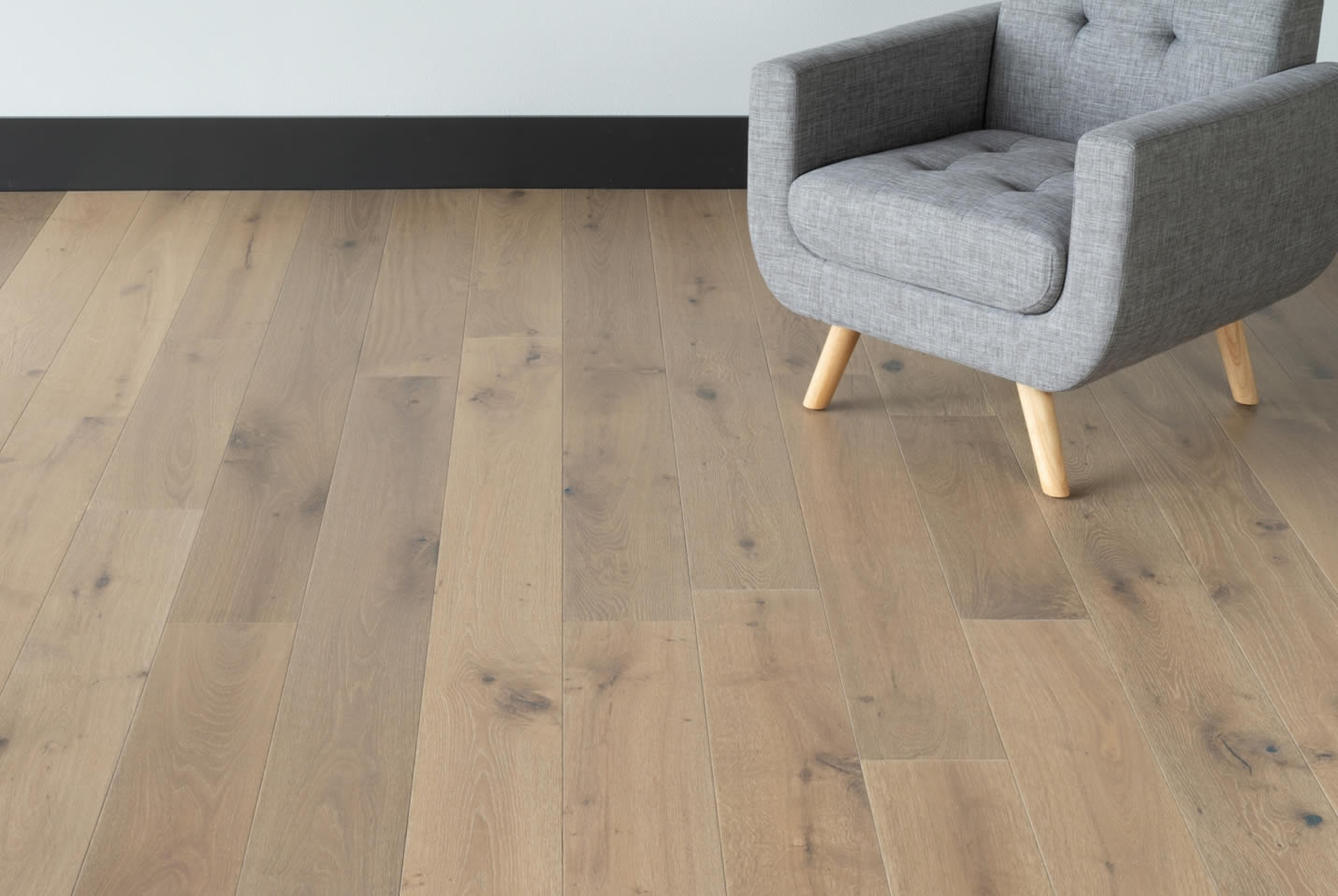 Pisos laminados, deck y pasto sintético